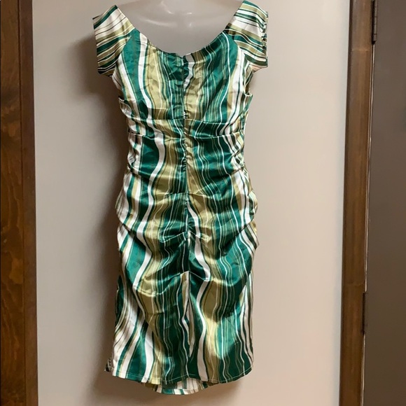Green Gold dress - Picture 2 of 5